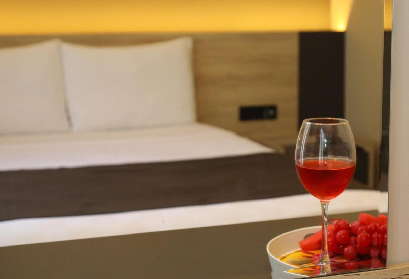 Grand Faik Hotel Çeşme Zewnętrze zdjęcie